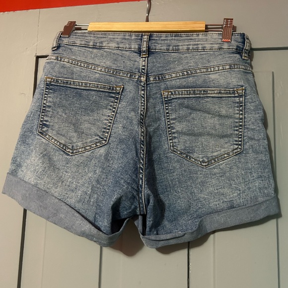 Women’s H&M Acid Denim Wash Short Size 6 - Picture 3 of 3
